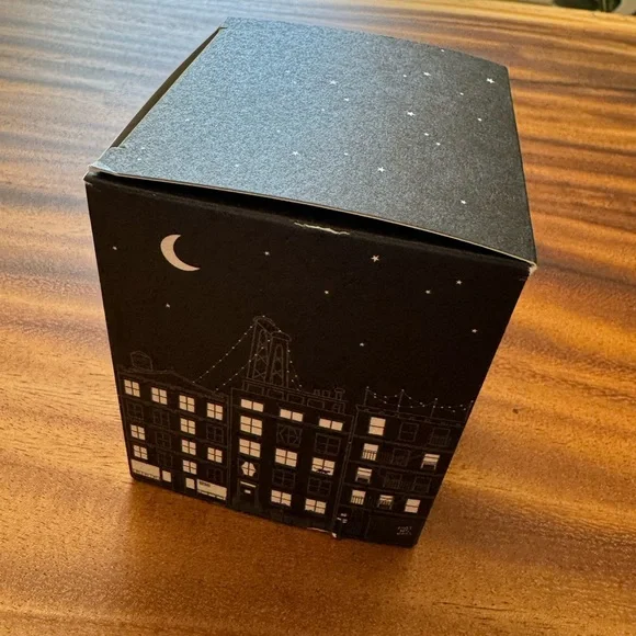 Catbird ghost rose candle - Picture 11 of 11